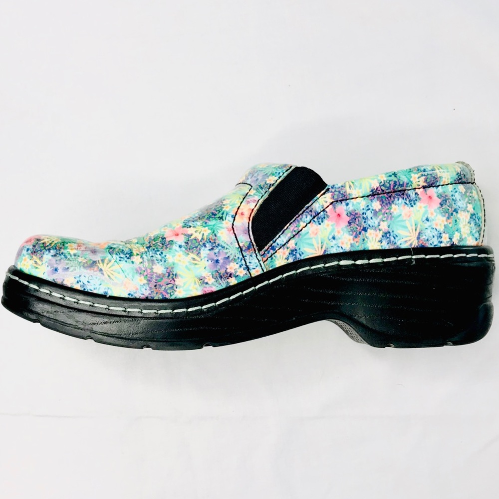 Klogs green flowered women’s slip on klogs